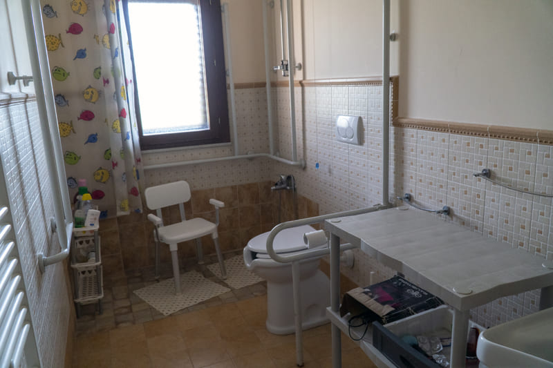 bagno disabili nonni allegri